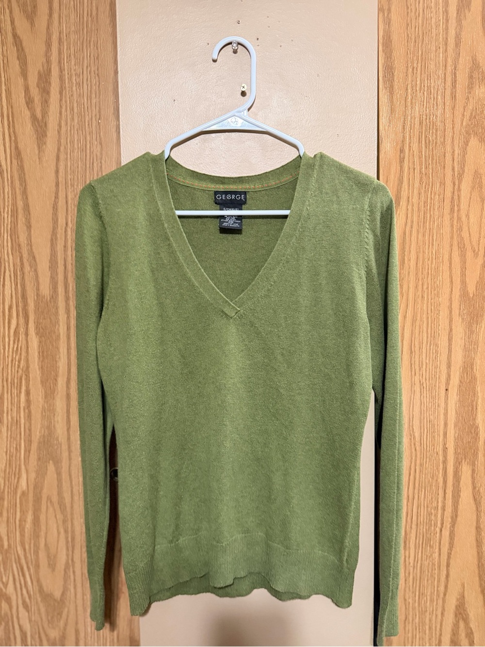 George Olive V-Neck Lightweight Women's Sweater